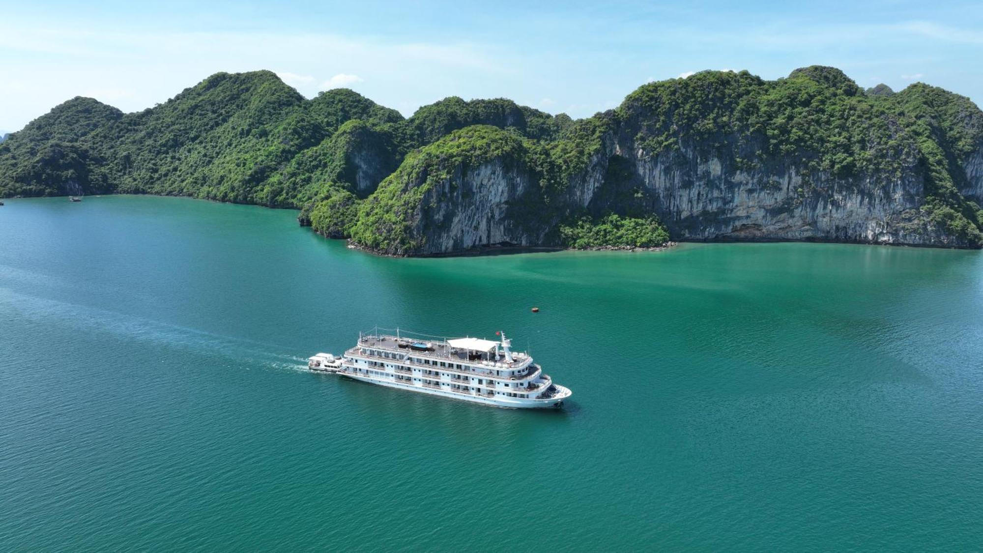 Paradise Grand Cruise - Lan Ha Bay ハロン エクステリア 写真