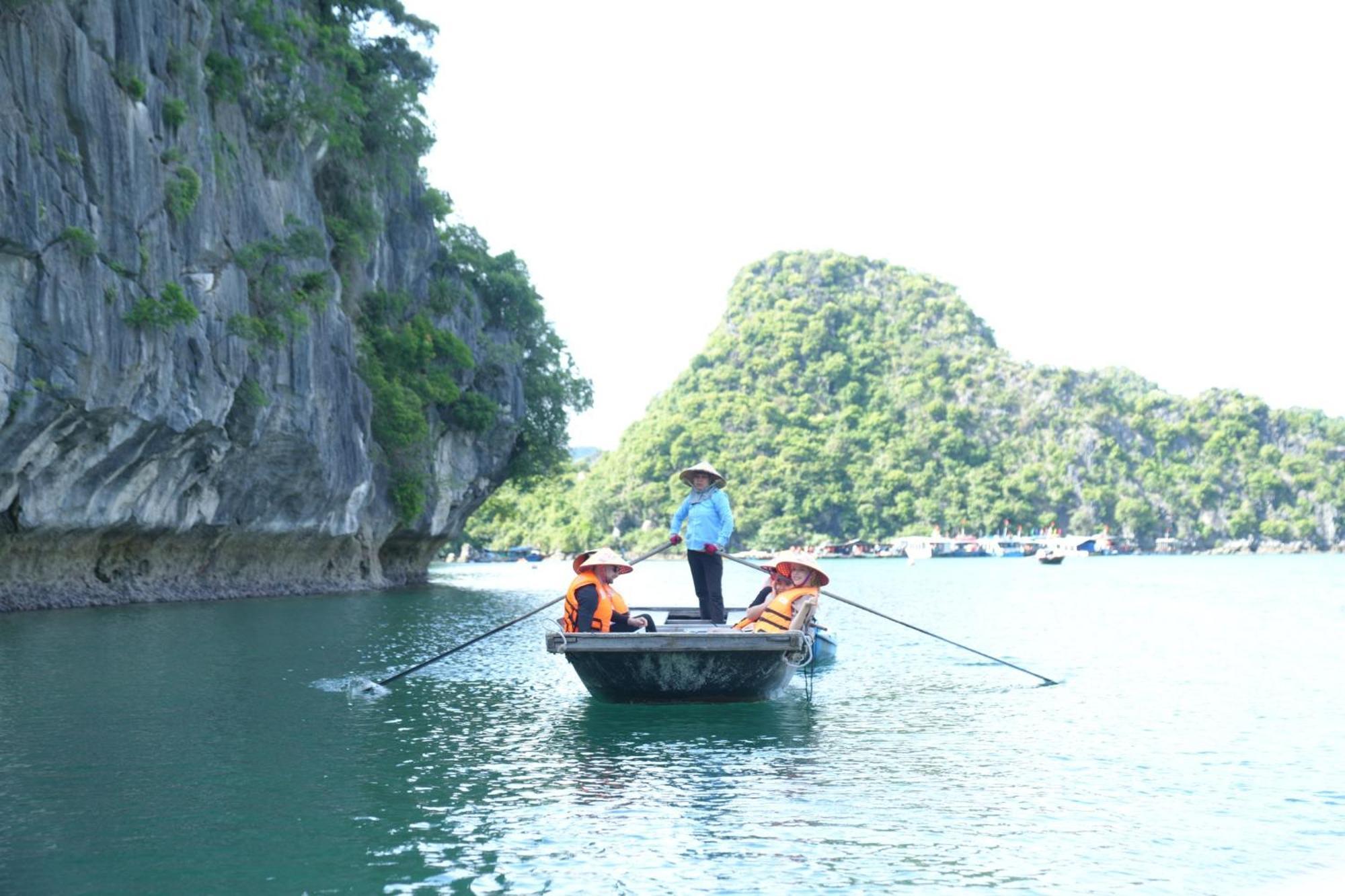 Paradise Grand Cruise - Lan Ha Bay ハロン エクステリア 写真
